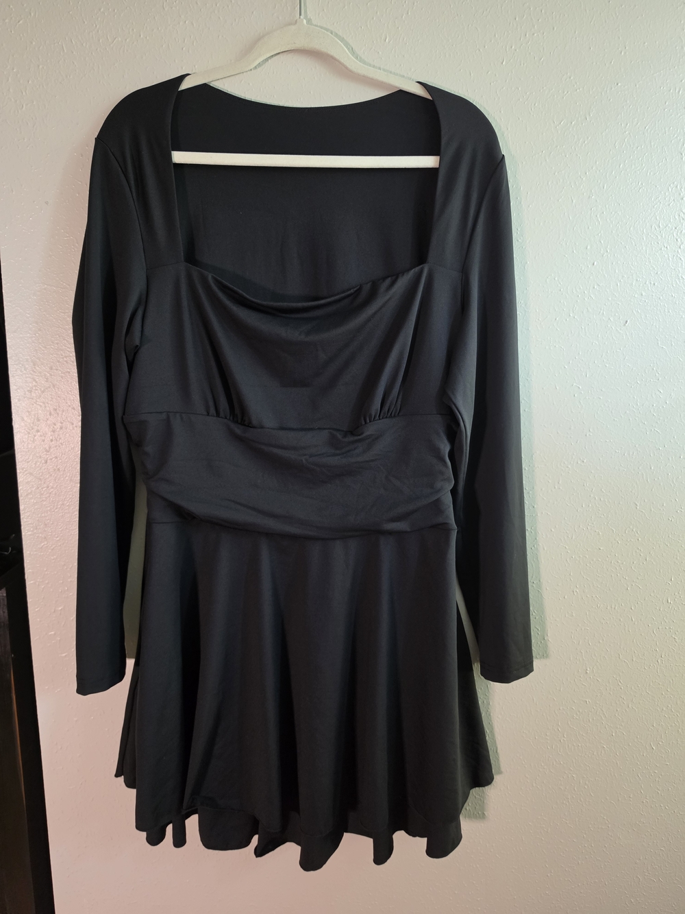Women's Black Long Sleeve Fit-and-Flare Dress With Pockets